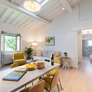  Apartment Living Walls Italy